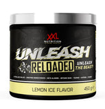 Preparando Unleash Reloaded Pre-Entreno para un impulso instantáneo antes del ejercicio.